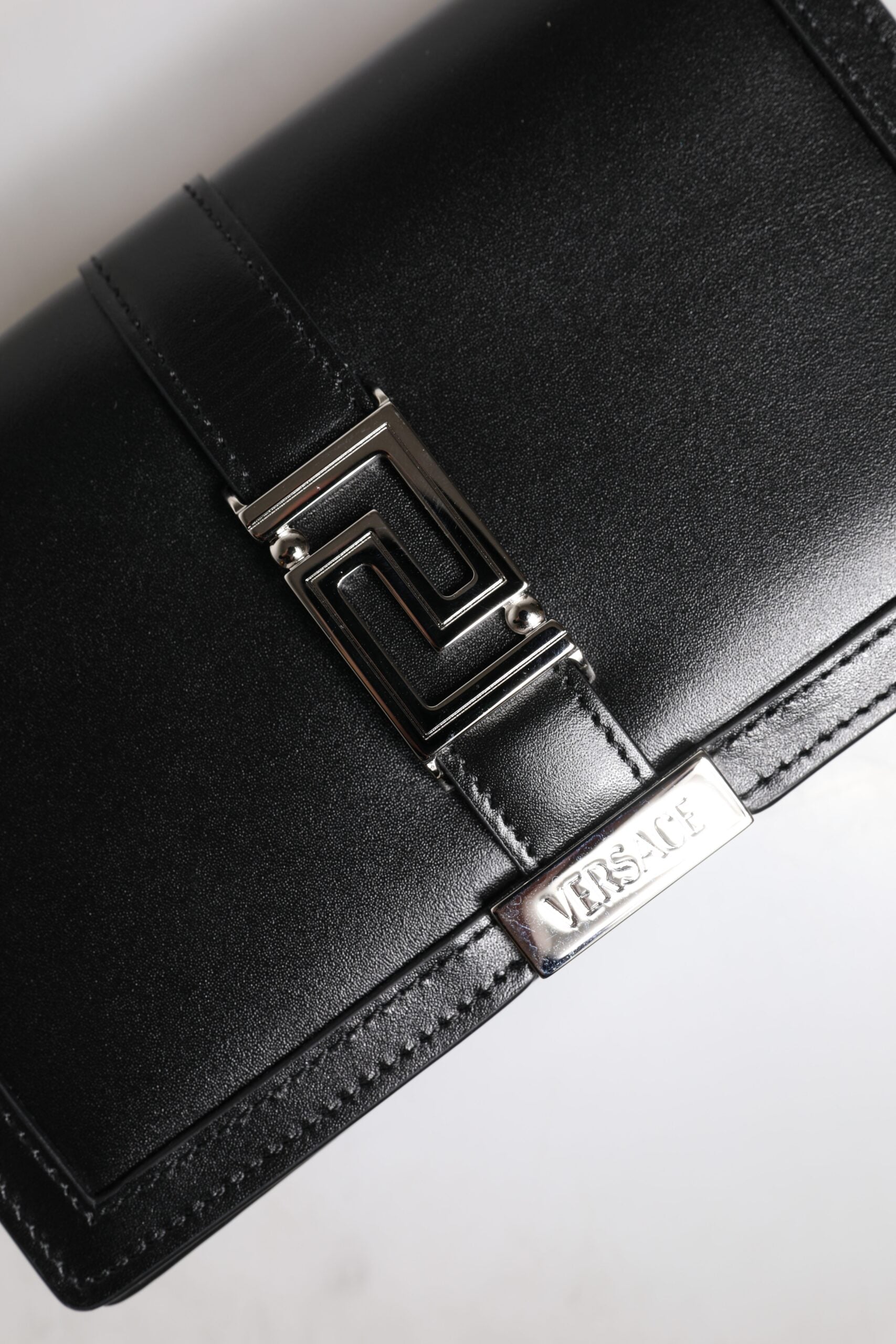 Bolso bandolera Versace de piel de becerro negra con correa de cadena