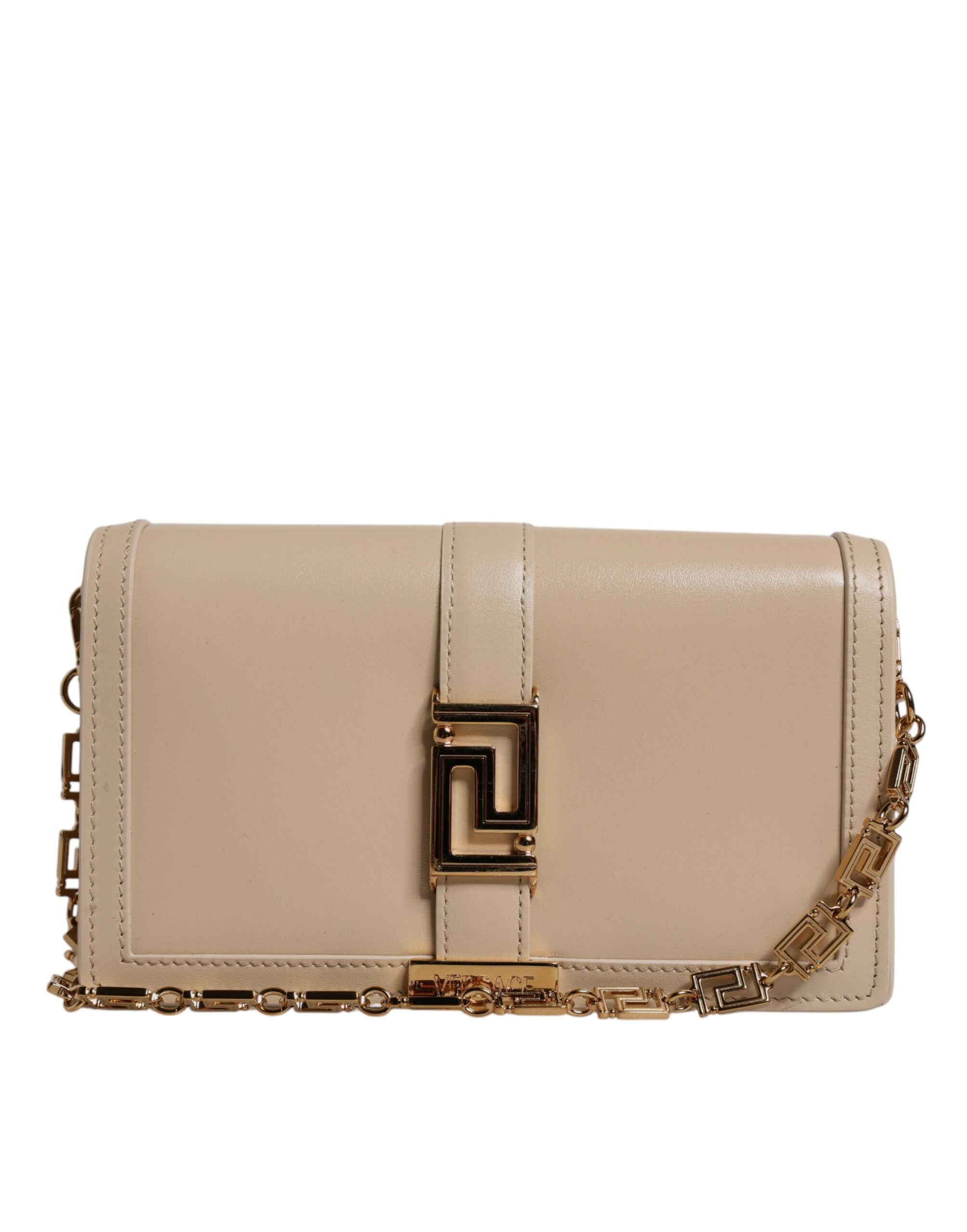 Bolso bandolera tipo cartera de piel de becerro con cadena dorada en beige de Versace