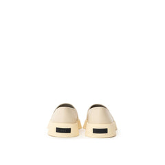 Mocasín de cuero gris Fear Of God