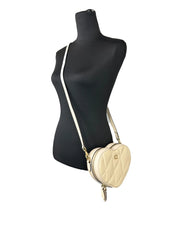 COACH Bolso bandolera pequeño de piel acolchada con forma de corazón