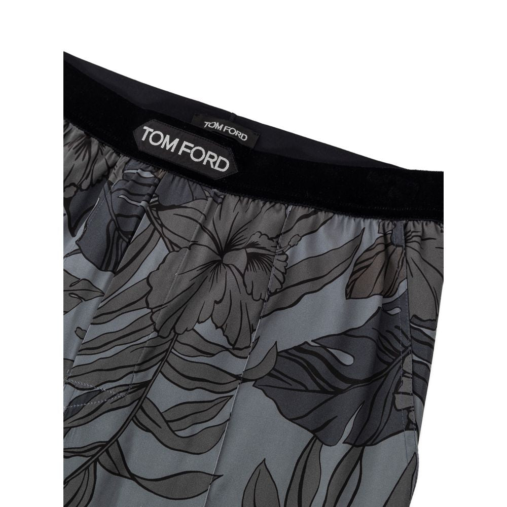 Ropa de seda gris de Tom Ford