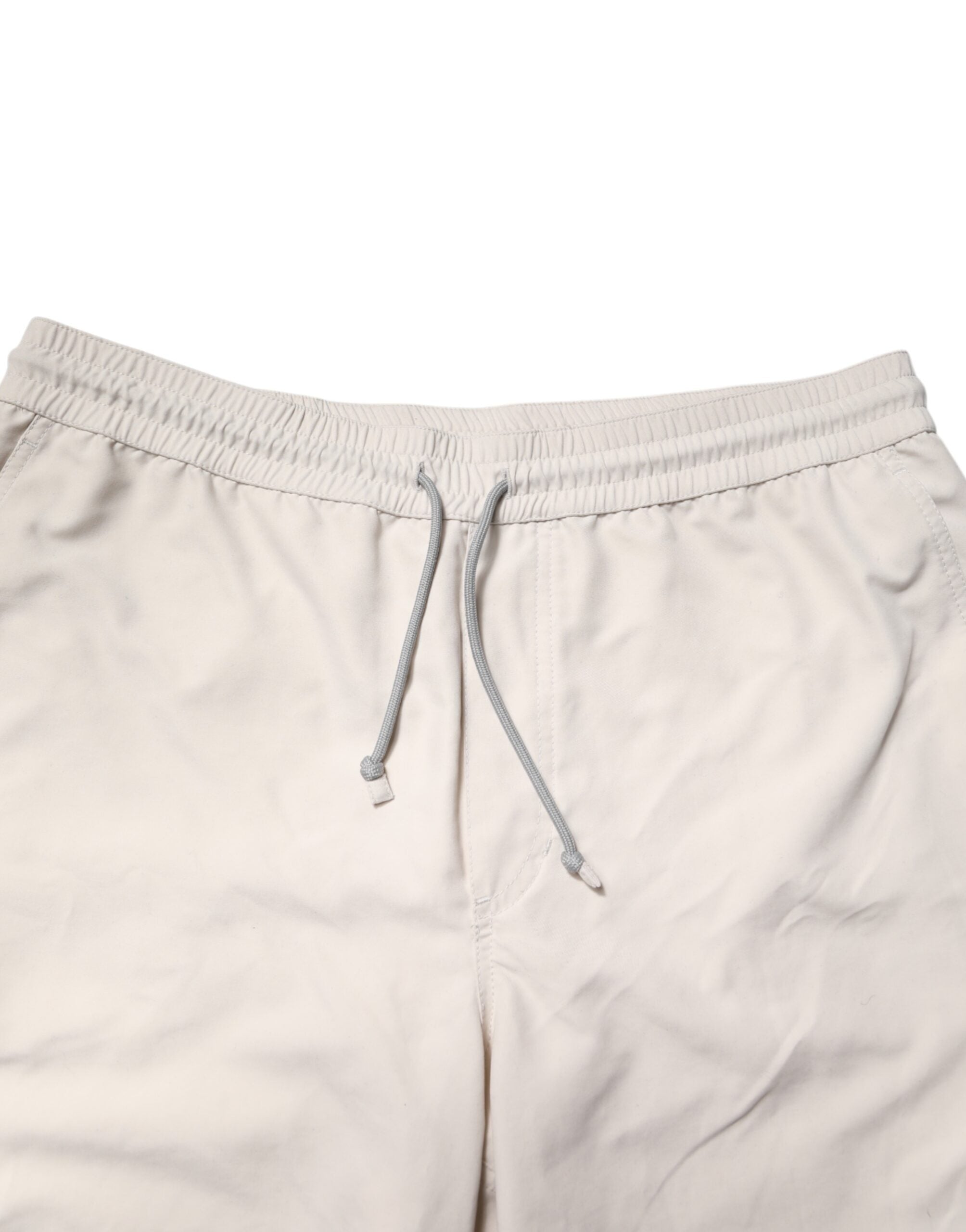 Bermudas Brunello Cucinelli con logo en blanco roto para hombre