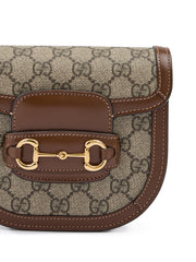 Riñonera Gucci GG con monograma Horsebit 1955 en beige