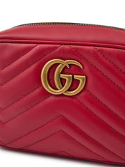 Bolso de cámara GG Marmont de piel roja de Gucci