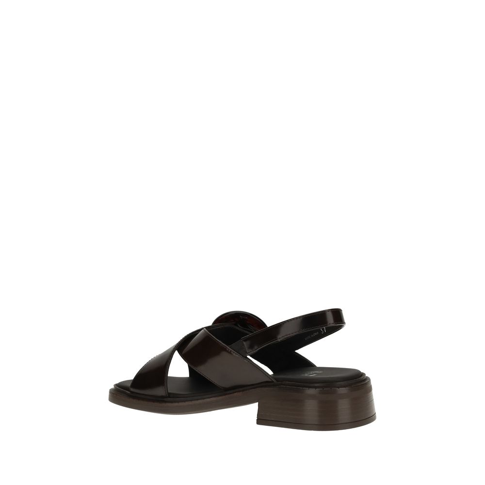 Sandalias de cuero Prada