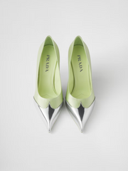 Zapatos de salón Prada de satén y piel metalizada