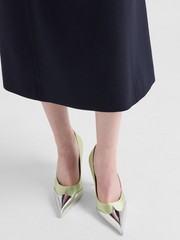 Zapatos de salón Prada de satén y piel metalizada