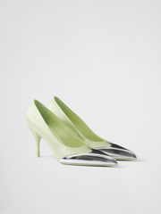 Zapatos de salón Prada de satén y piel metalizada