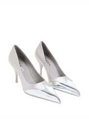 Zapatos de salón Prada de piel plateada metalizada y satén