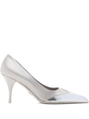 Zapatos de salón Prada de piel plateada metalizada y satén