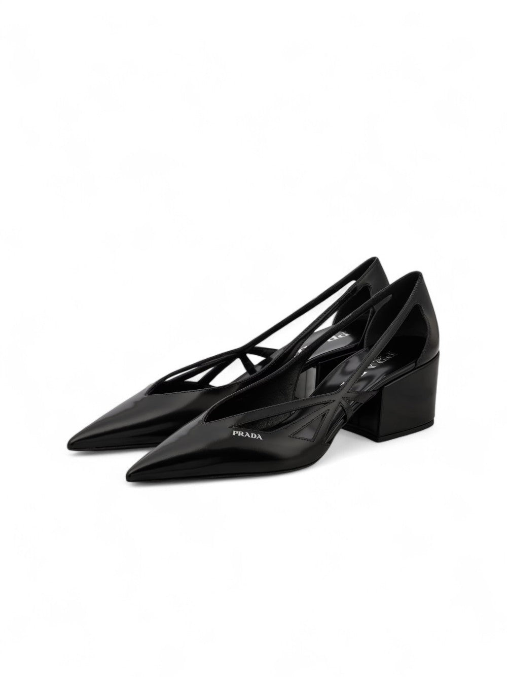 Zapatos de tacón Prada de piel negra con aberturas, talla 55