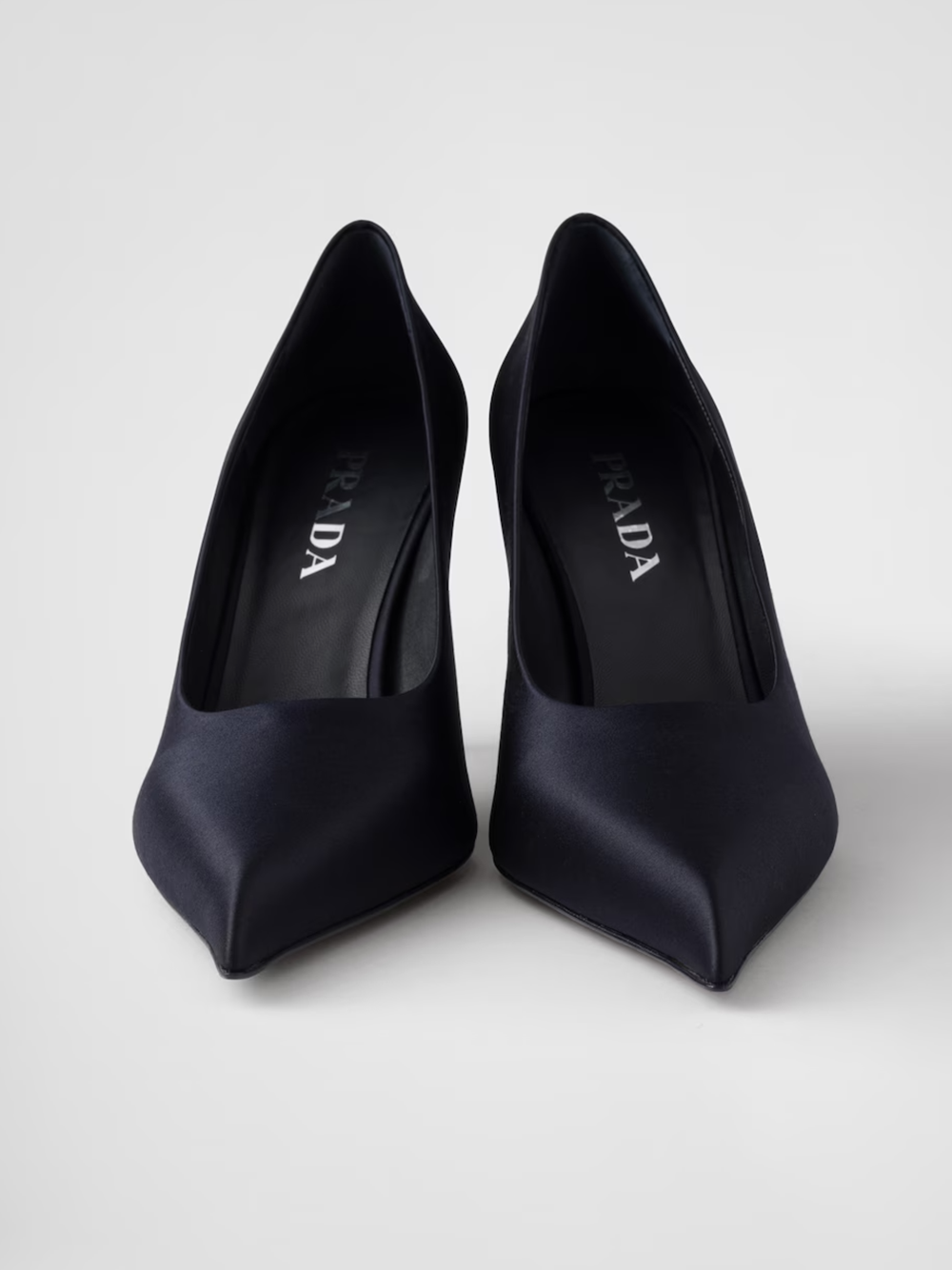 Zapatos de tacón de satén azul Prada