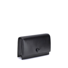Bolso de hombro con calavera de Alexander McQueen