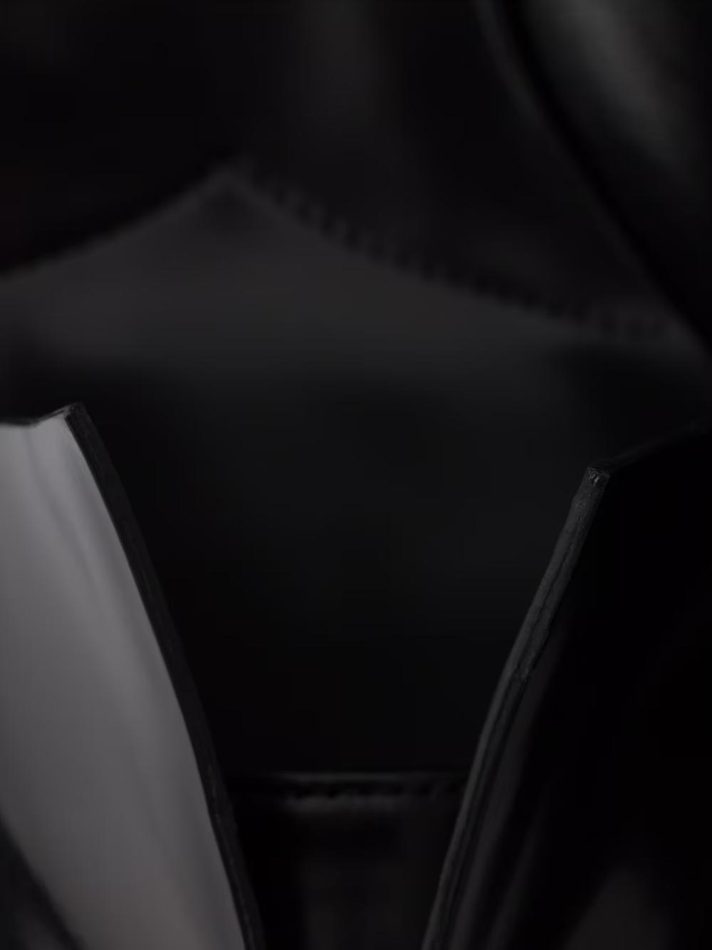 Zapatos de tacón Prada de piel cepillada negra