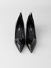 Zapatos de tacón Prada de piel cepillada negra