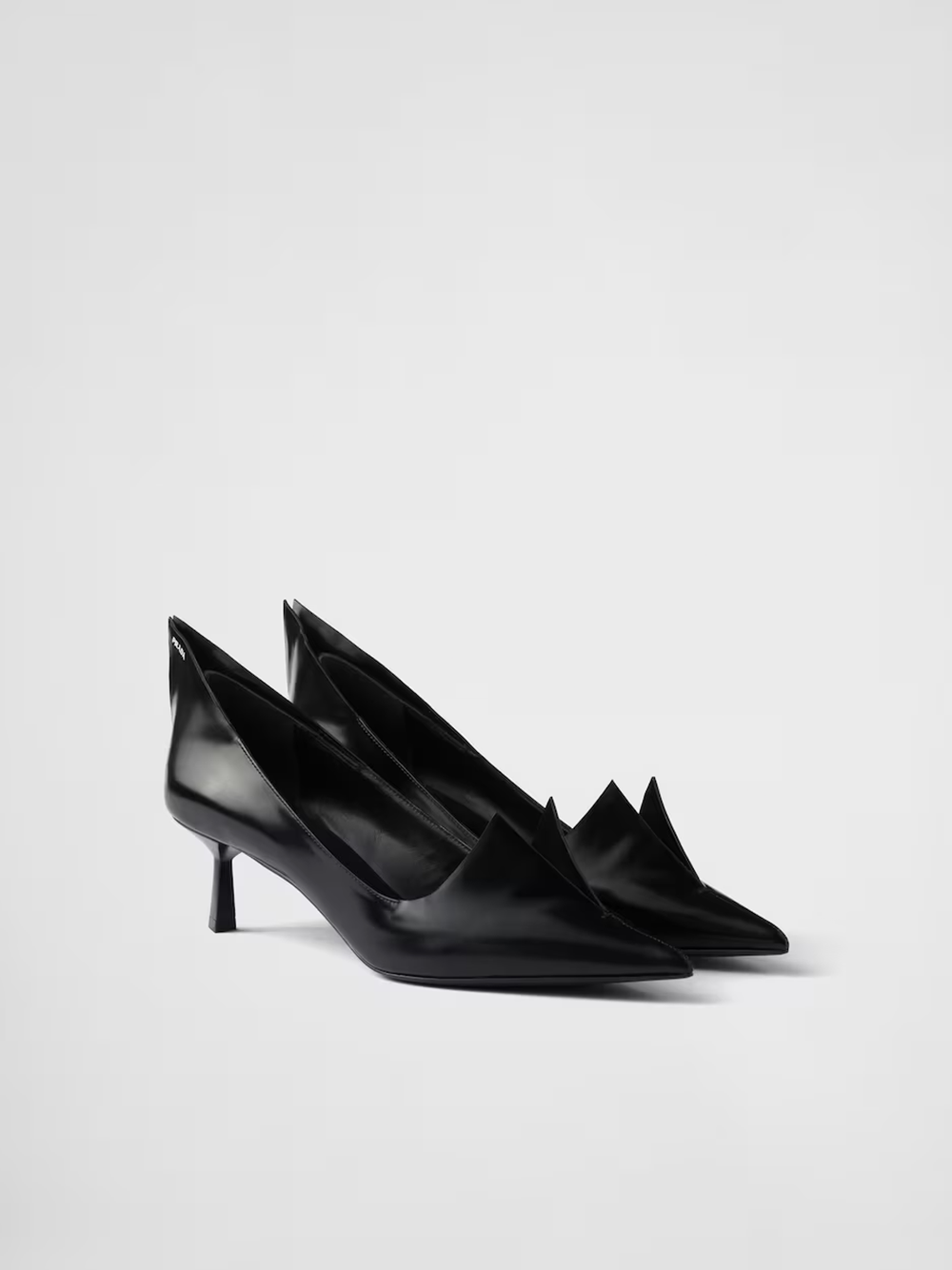 Zapatos de tacón Prada de piel cepillada negra