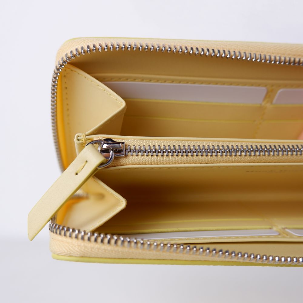 Cartera de piel de becerro amarilla de Maison Margiela