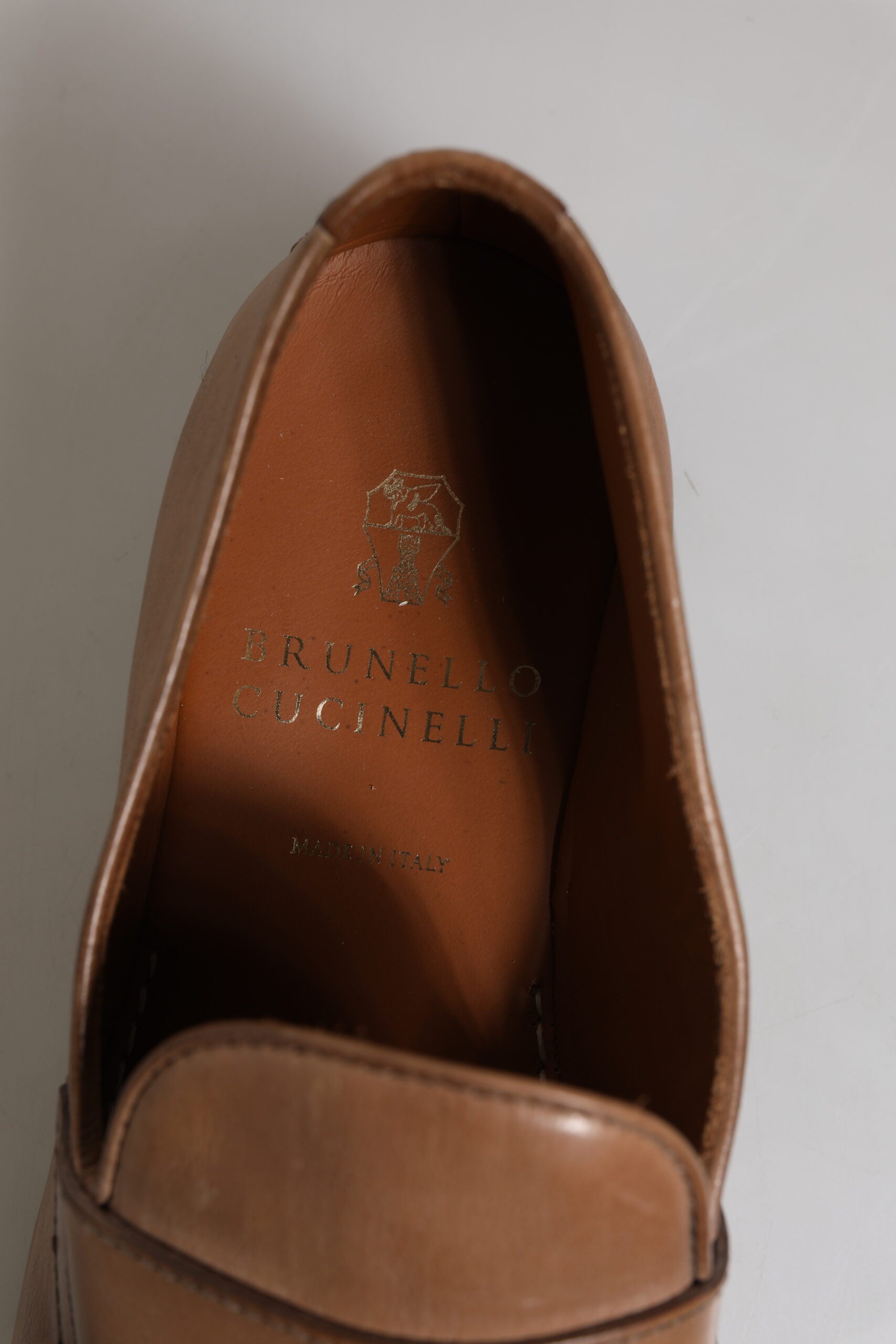 Zapatos de vestir formales tipo mocasín de cuero marrón Brunello Cucinelli