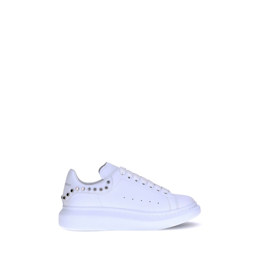 Zapatillas de piel con tachuelas de Alexander McQueen