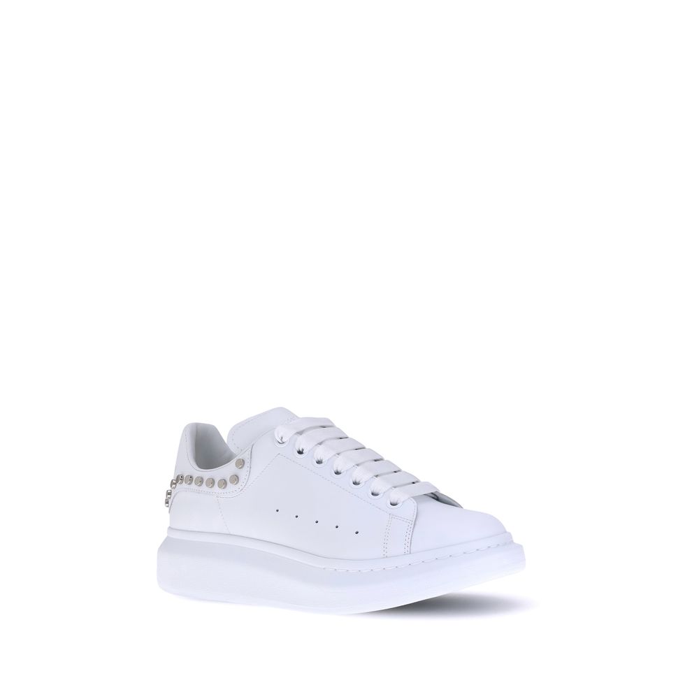 Zapatillas de piel con tachuelas de Alexander McQueen