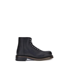 Botines de piel con tachuelas de Alexander McQueen