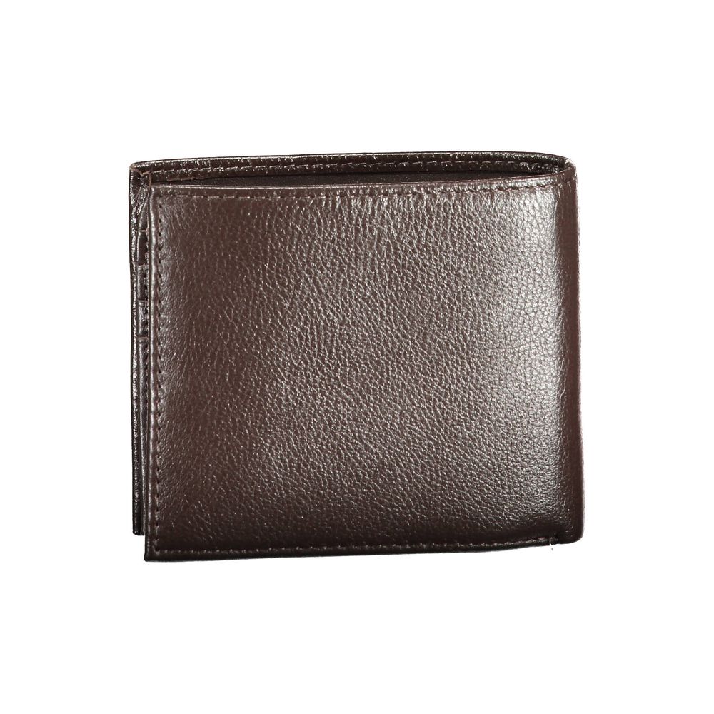 Cartera de cuero marrón de Tommy Hilfiger