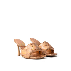 Sandalia de piel color bronce de Bottega Veneta
